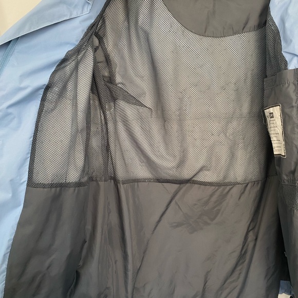 Well loved but lots of love left in this raincoat - Picture 5 of 7